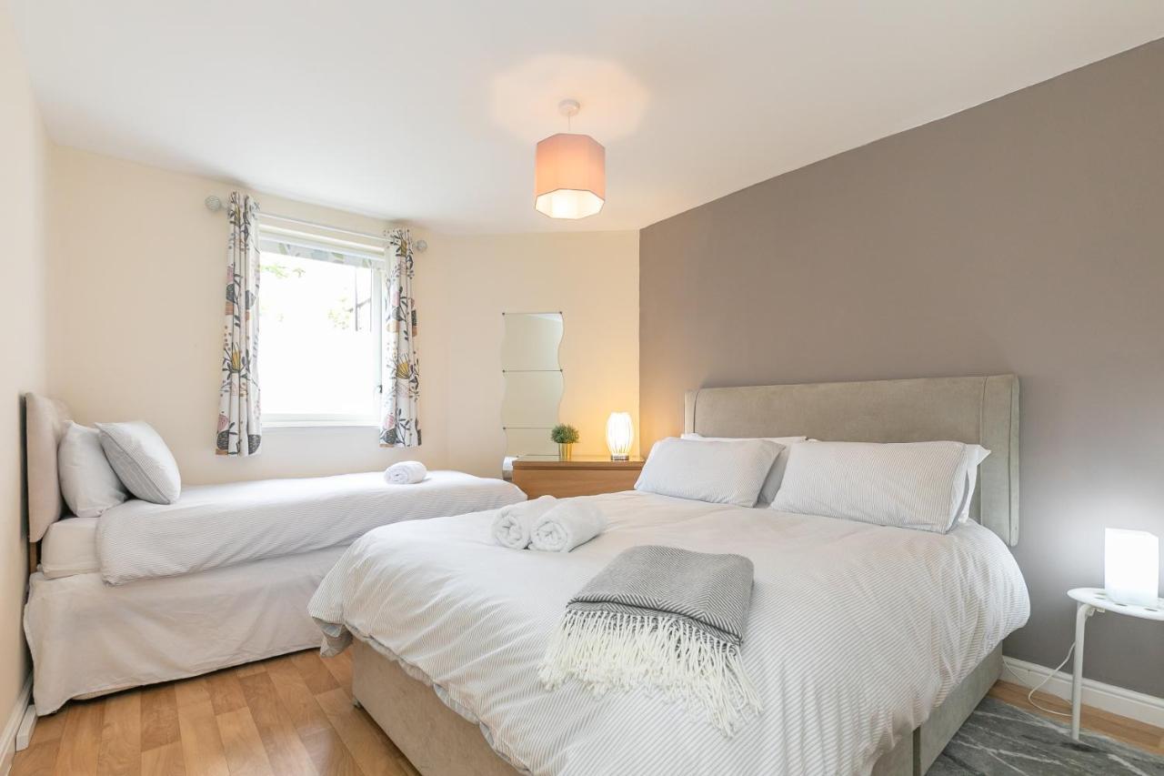 Dicksonfield Quiet Central Family Apartment With Parking Edimburgo Exterior foto