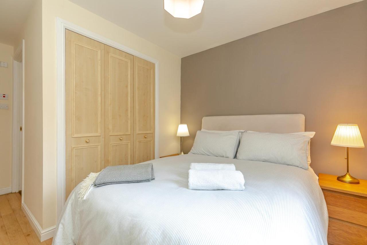 Dicksonfield Quiet Central Family Apartment With Parking Edimburgo Exterior foto
